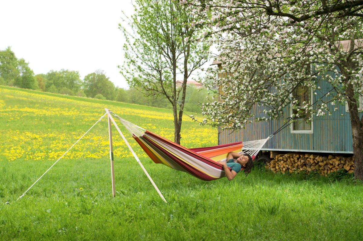 Hängematten Gestell Madera im Garten